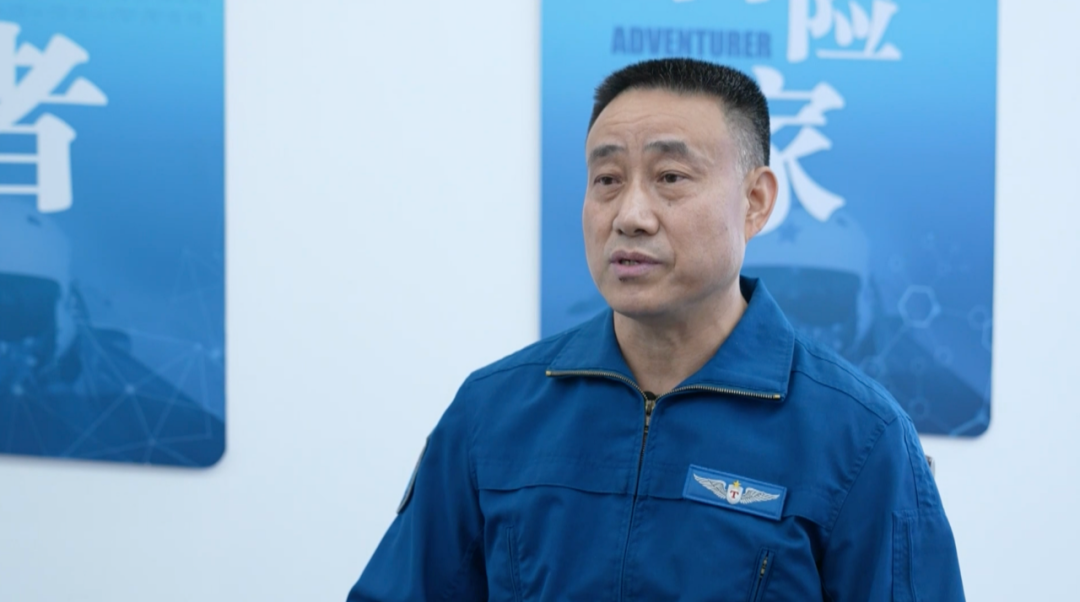 邓友明,空军运-20首飞试飞员.