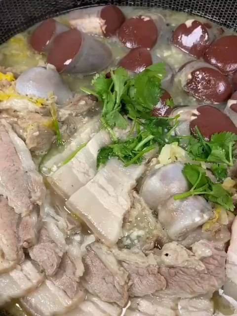 这应该是东北人最爱的美食了东北杀猪菜最简单的做法