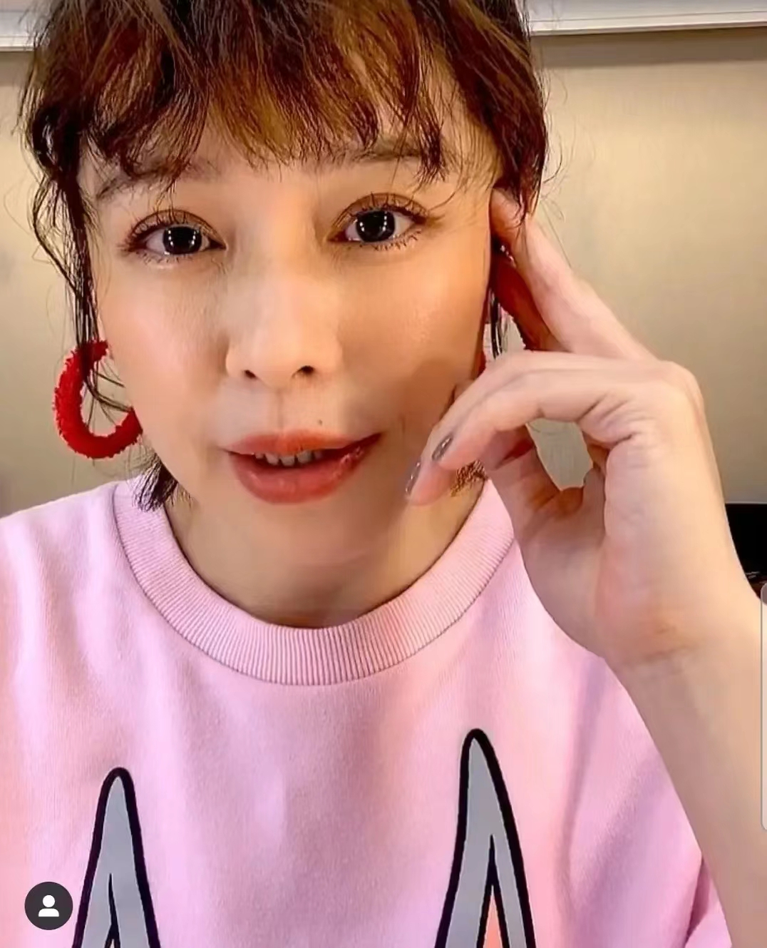 不过也有网友表示如今的徐若瑄已经47岁了,毕竟年龄不小了,难怪开始