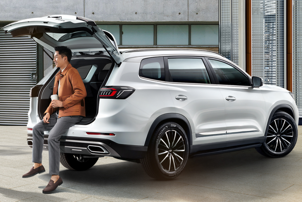 看完你坐得住？能拉7人，油耗5升！SUV得这么选