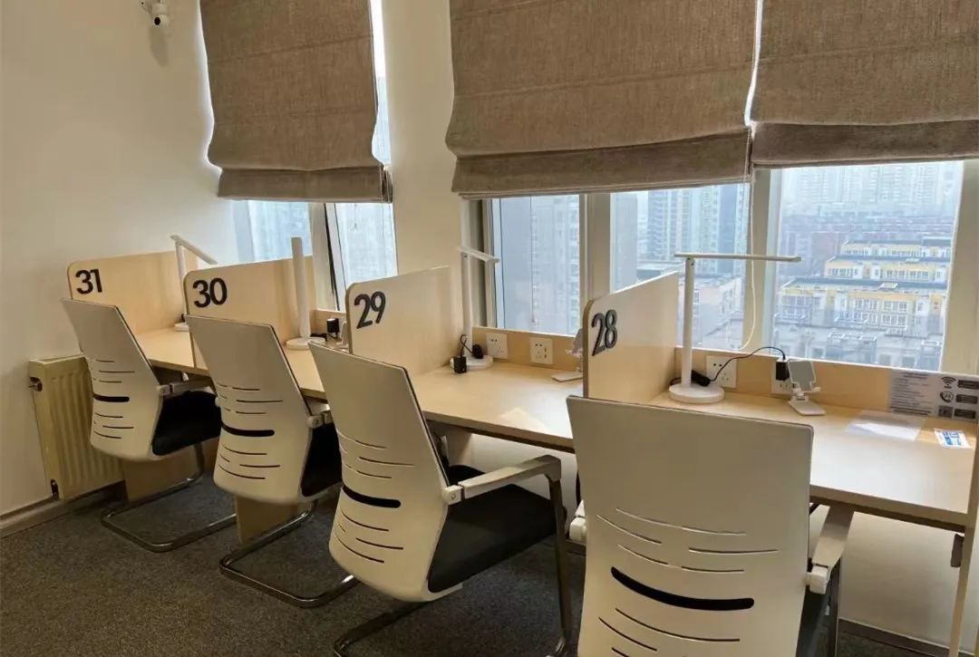 从奶茶店到自习室：解码文理学院后街的兼职生存法则