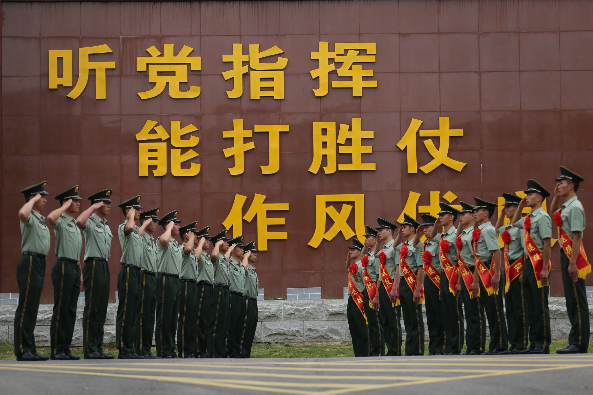 武警安徽总队蚌埠支队:退伍老兵"向军旗,哨位,钢枪"告别|武警_新浪