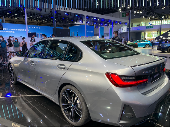 售29993999万元中期改款宝马3系上市