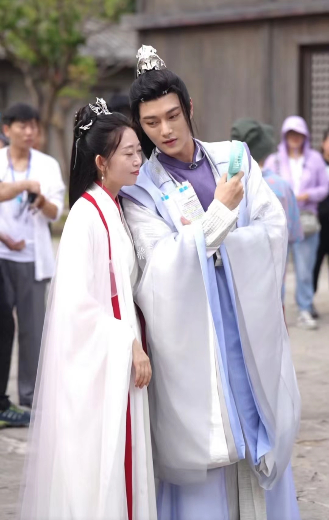 女富婆带资进组，搭帅哥演情侣颜值被嘲：又一位西门大妈休闲区蓝鸢梦想 - Www.slyday.coM