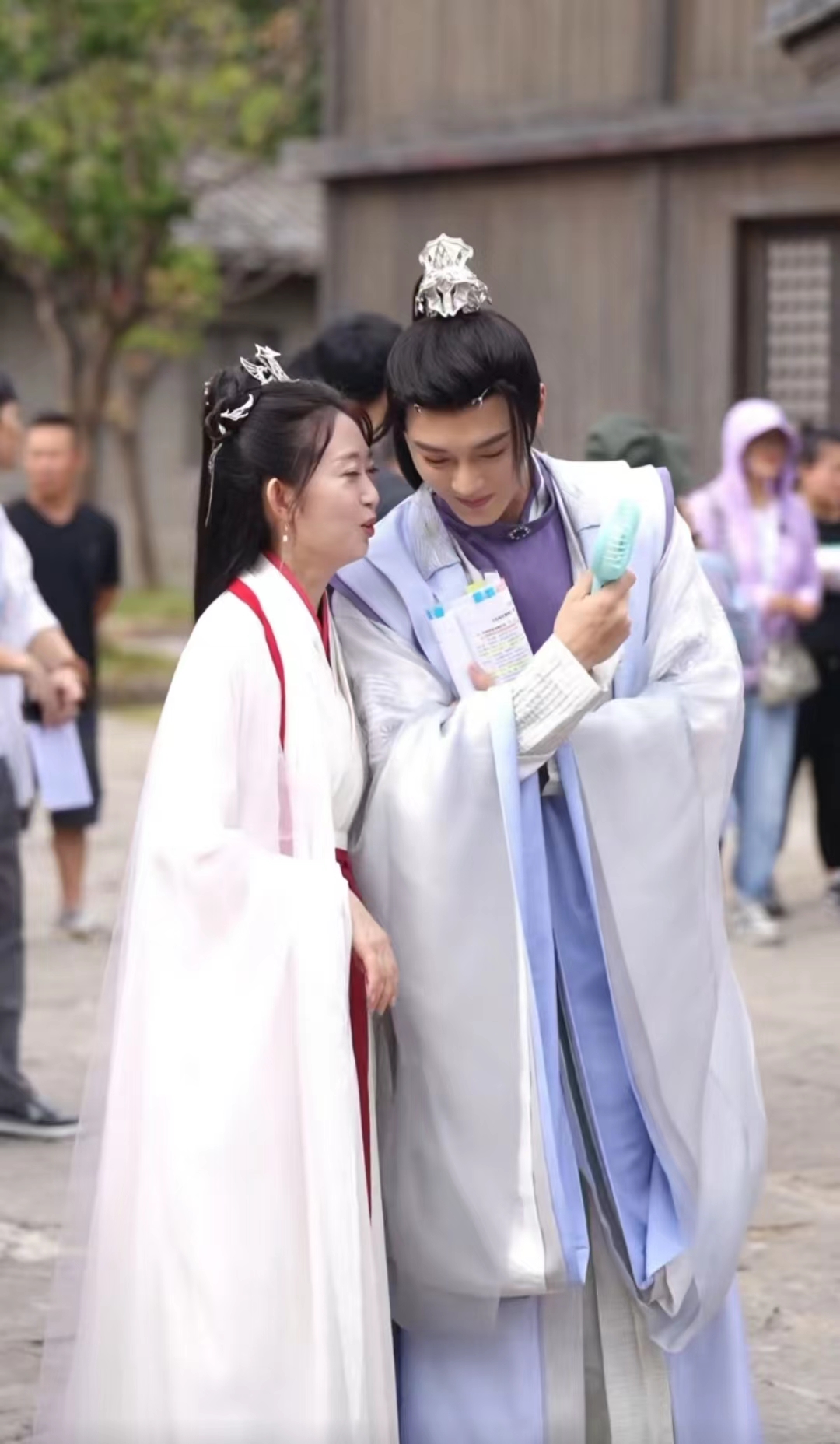 女富婆带资进组，搭帅哥演情侣颜值被嘲：又一位西门大妈休闲区蓝鸢梦想 - Www.slyday.coM