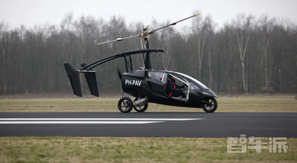 全球首辆三轮飞行车获准试飞 售117万 已有2100人预订-新浪汽车