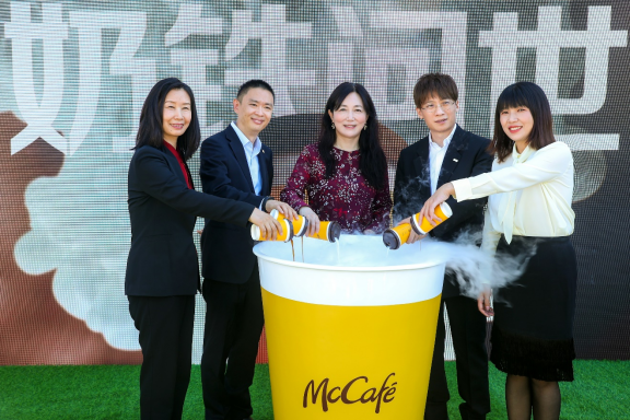 麦咖啡重磅发布全新“奶铁系列”，打造更奶更浓的日常好咖啡休闲区蓝鸢梦想 - Www.slyday.coM