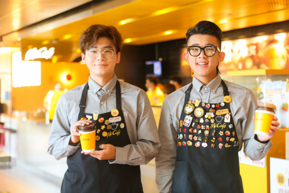 麦咖啡重磅发布全新“奶铁系列”，打造更奶更浓的日常好咖啡休闲区蓝鸢梦想 - Www.slyday.coM