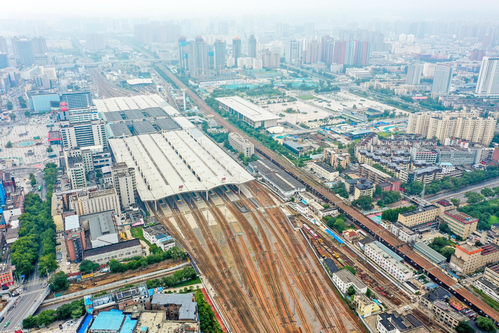 8月29日,航拍河南郑州火车站.