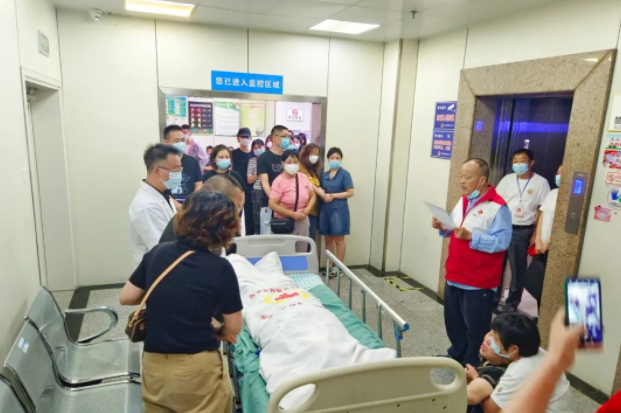 18岁的她走了，曾做出一个决定……休闲区蓝鸢梦想 - Www.slyday.coM