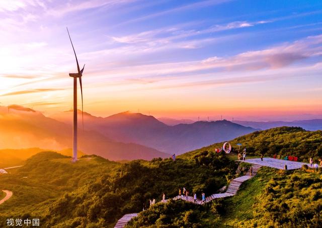 江西赣州:游客八卦脑景区主峰观赏云海日出|云海_新浪财经_新浪网