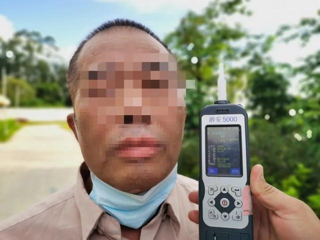 酒驾男子“自投罗网”！误闯事故现场被查处休闲区蓝鸢梦想 - Www.slyday.coM