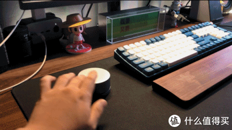 桌搭就是光的艺术吧，没完没了的折腾，这套智能灯光网红桌面是你的菜吗休闲区蓝鸢梦想 - Www.slyday.coM