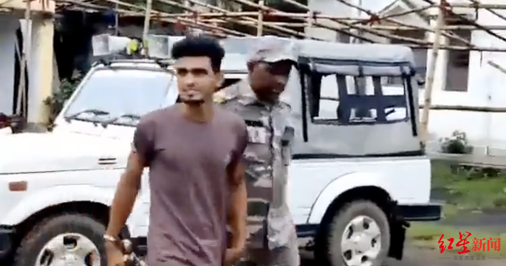 拒绝交友引跟踪骚扰，印度19岁女孩被一男子烧死，民众强烈抗议休闲区蓝鸢梦想 - Www.slyday.coM