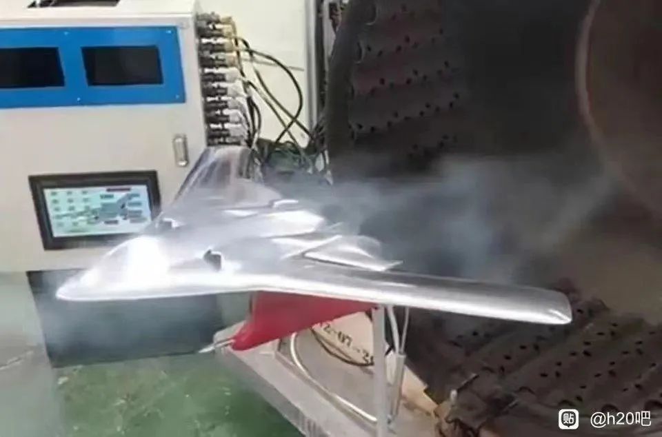 从八一大桥上空穿过！江西南昌惊现不明飞行物，最有可能是什么？休闲区蓝鸢梦想 - Www.slyday.coM