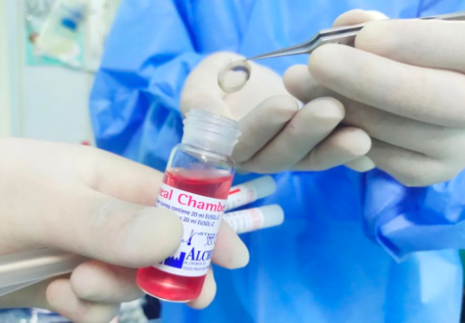 18岁的她走了，曾做出一个决定……休闲区蓝鸢梦想 - Www.slyday.coM