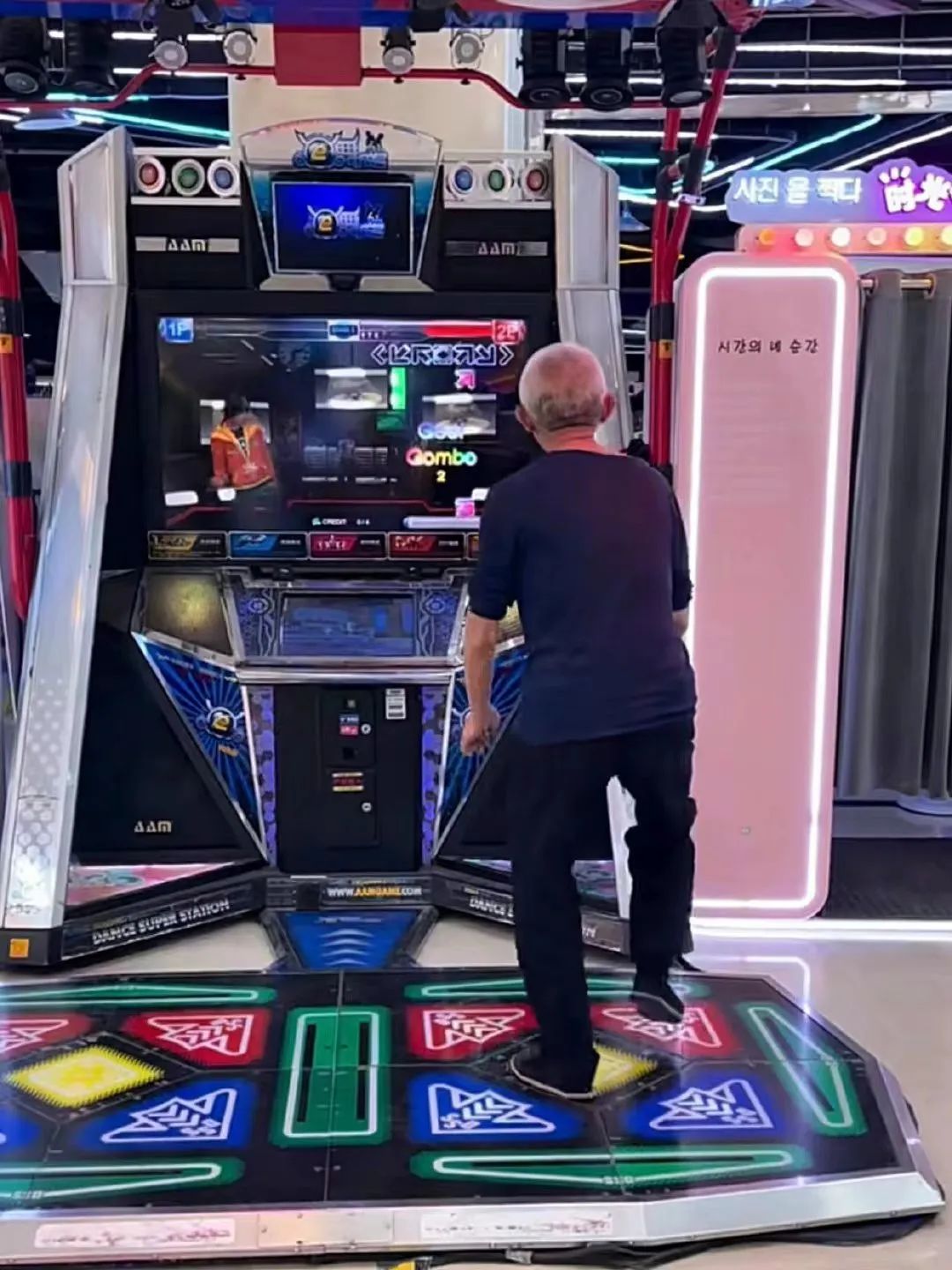 橘子晚报/玲娜贝儿说话偏男声？罗志祥复出？辣目洋子恢复本名休闲区蓝鸢梦想 - Www.slyday.coM