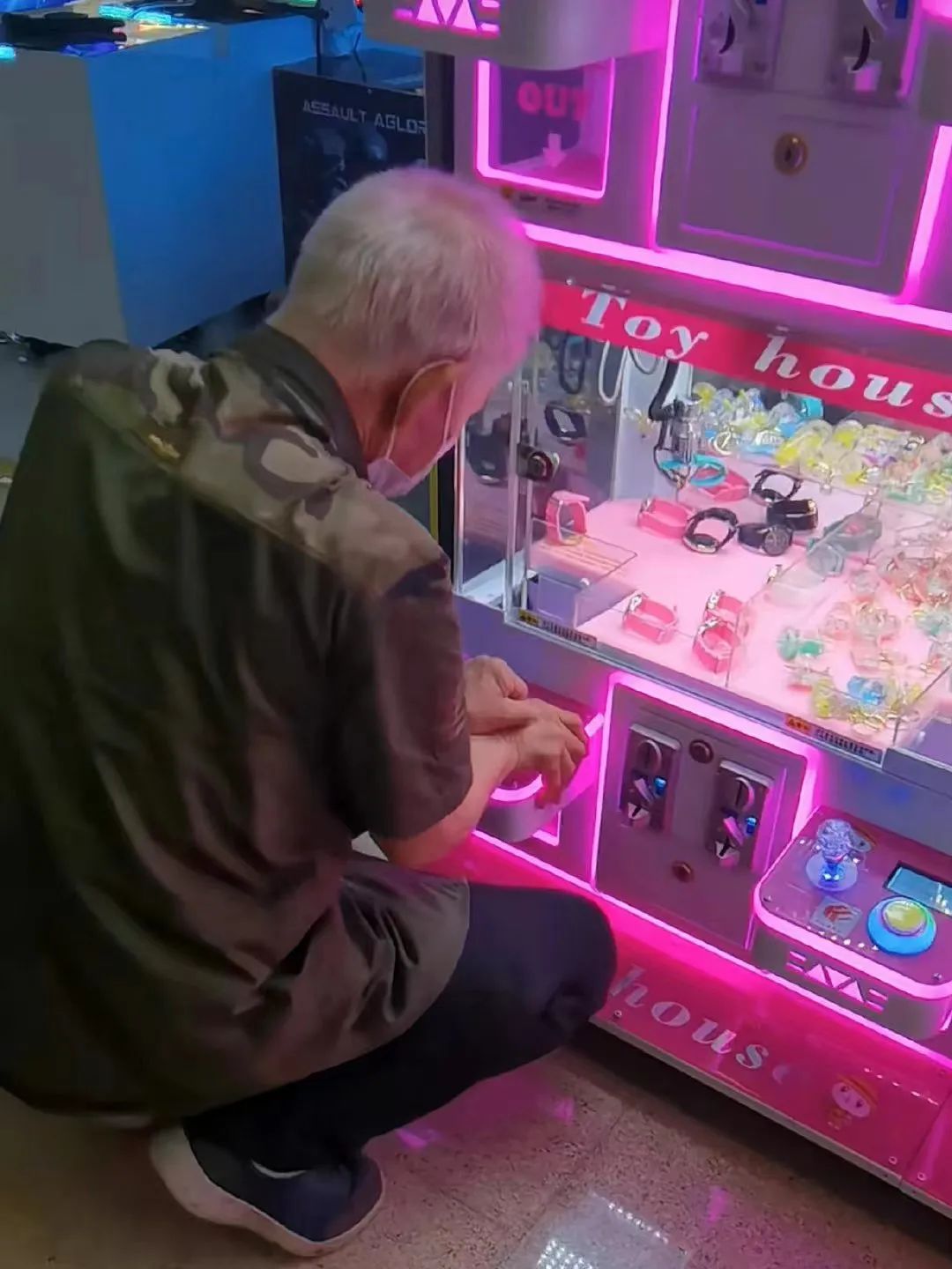 橘子晚报/玲娜贝儿说话偏男声？罗志祥复出？辣目洋子恢复本名休闲区蓝鸢梦想 - Www.slyday.coM