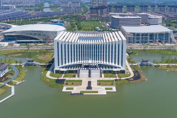 见过垃圾建学校吗？...