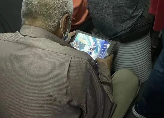 橘子晚报/玲娜贝儿说话偏男声？罗志祥复出？辣目洋子恢复本名休闲区蓝鸢梦想 - Www.slyday.coM