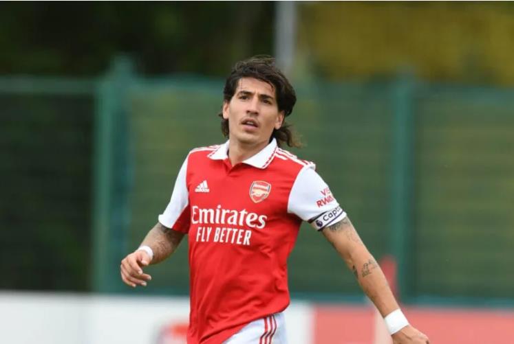 ta阿森纳同意放贝莱林自由身离开他将降薪加盟巴萨