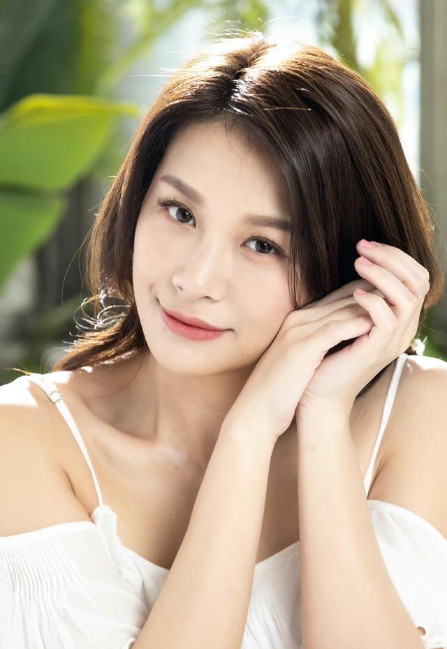 台女星艾莉丝全家移居英国,坦言为育儿搬家,因孩子上学感到惊慌