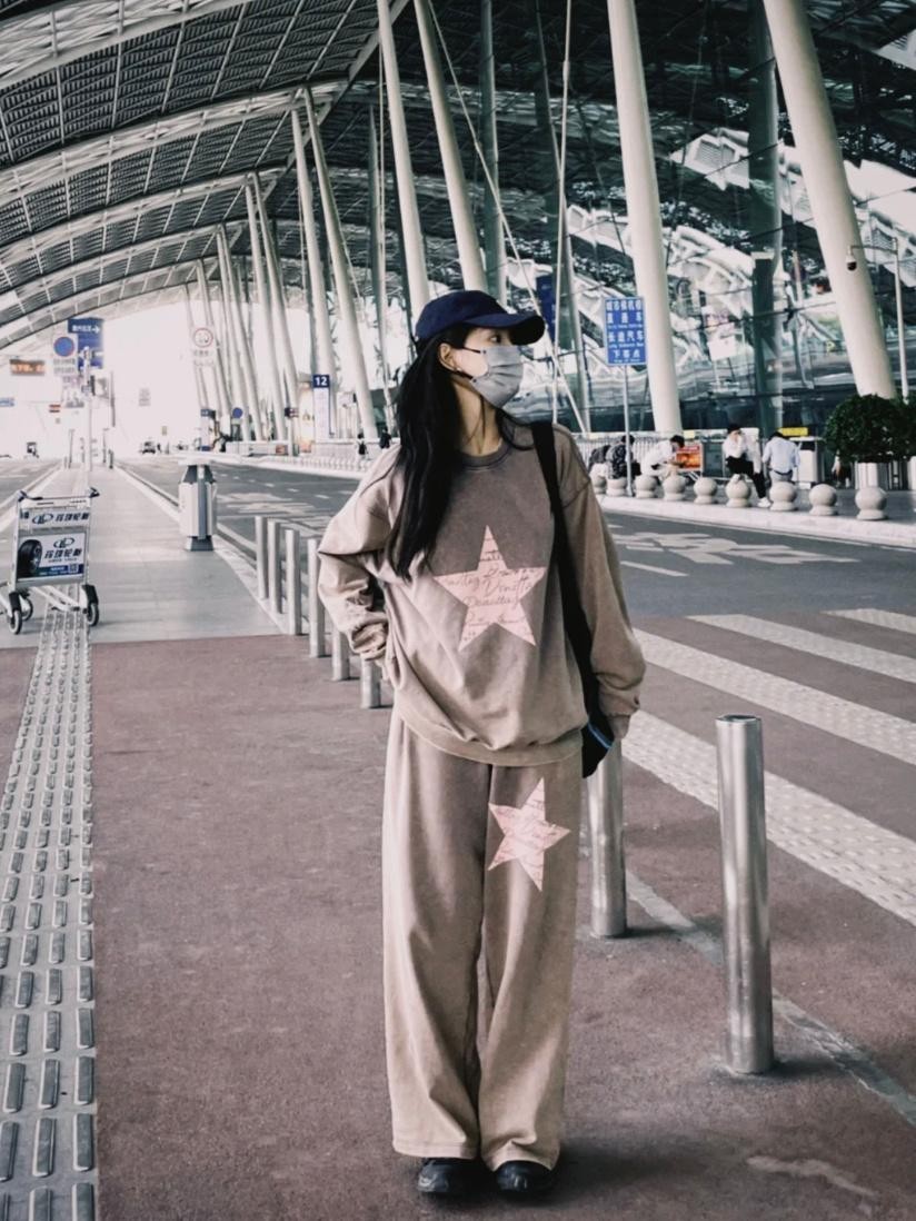 “人间甜妹”章若楠,私服造型自带松弛感,有一种随性慵懒的美休闲区蓝鸢梦想 - Www.slyday.coM “人间甜妹”章若楠,私服造型自带松弛感,有一种随性慵懒的美休闲区蓝鸢梦想 - Www.slyday.coM