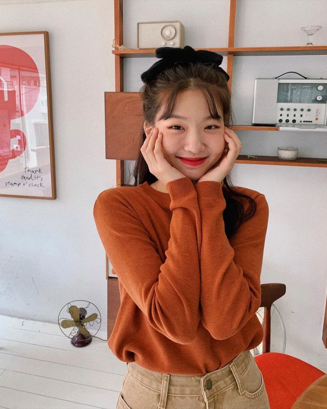 出游必备！超实用的双手拍照姿势合集！休闲区蓝鸢梦想 - Www.slyday.coM