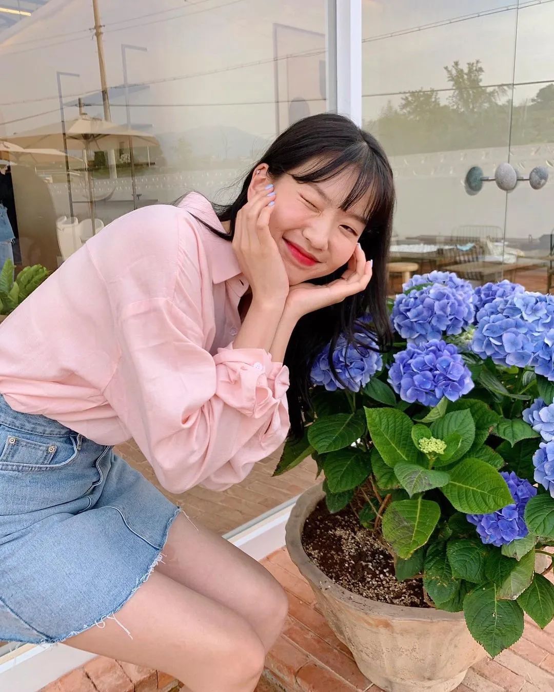 出游必备！超实用的双手拍照姿势合集！休闲区蓝鸢梦想 - Www.slyday.coM