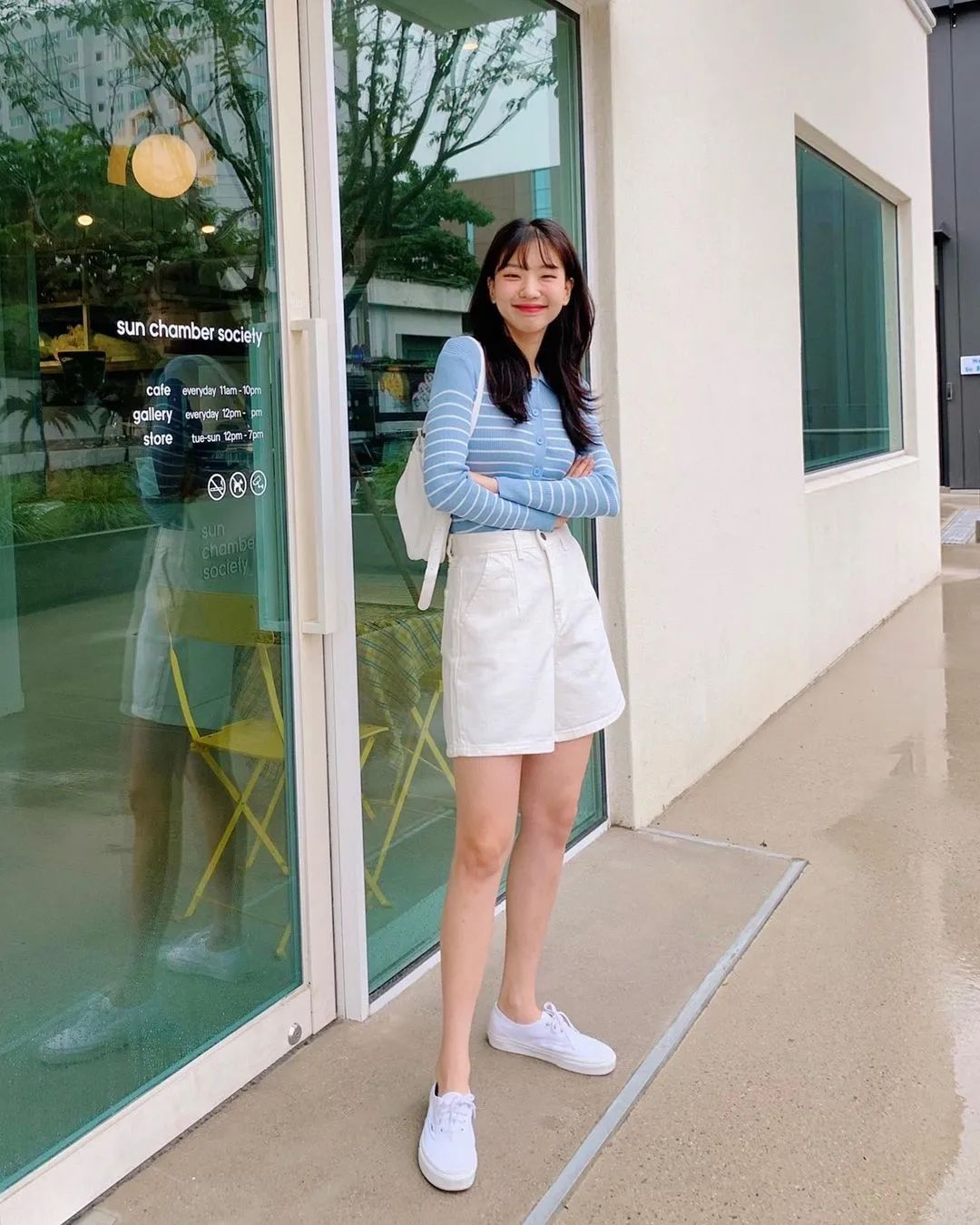 出游必备！超实用的双手拍照姿势合集！休闲区蓝鸢梦想 - Www.slyday.coM