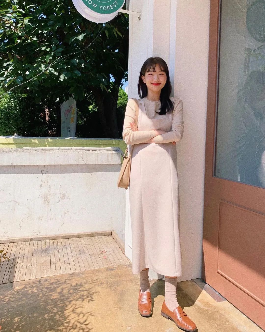 出游必备！超实用的双手拍照姿势合集！休闲区蓝鸢梦想 - Www.slyday.coM