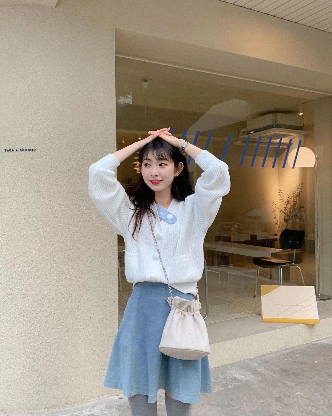 出游必备！超实用的双手拍照姿势合集！休闲区蓝鸢梦想 - Www.slyday.coM