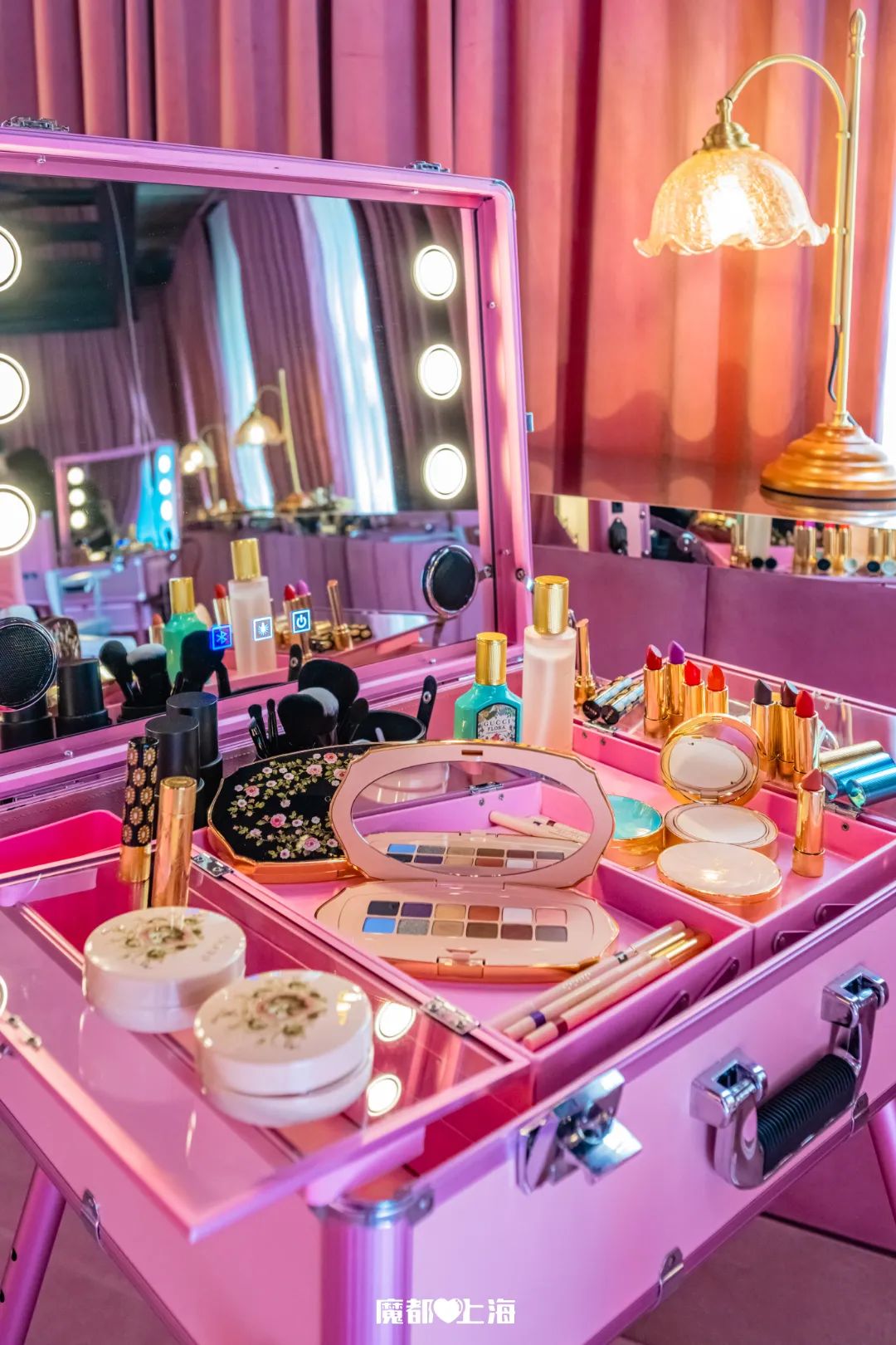奔赴「古驰绮梦花园」,做一场被馥郁茉莉香气环绕的魔都夏末美梦。|古驰_新浪新闻
