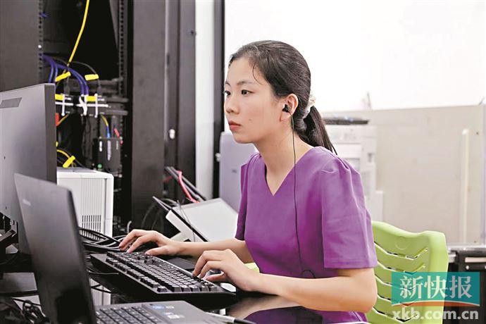 “00后”当上了老师休闲区蓝鸢梦想 - Www.slyday.coM