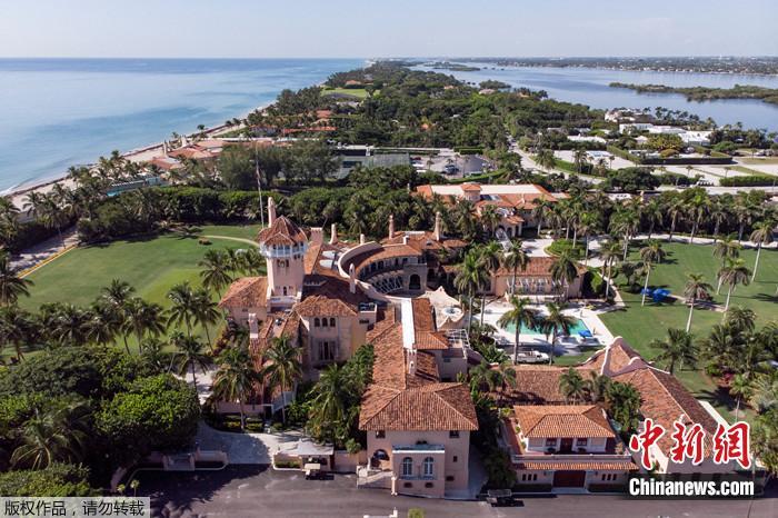  美国佛罗里达州棕榈滩海湖庄园的鸟瞰图。