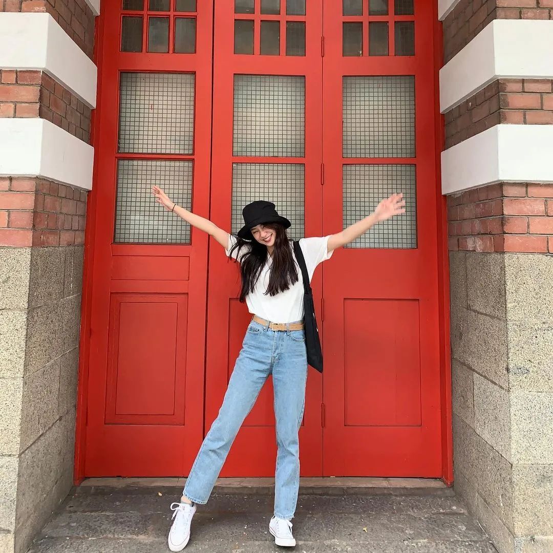 出游必备！超实用的双手拍照姿势合集！休闲区蓝鸢梦想 - Www.slyday.coM