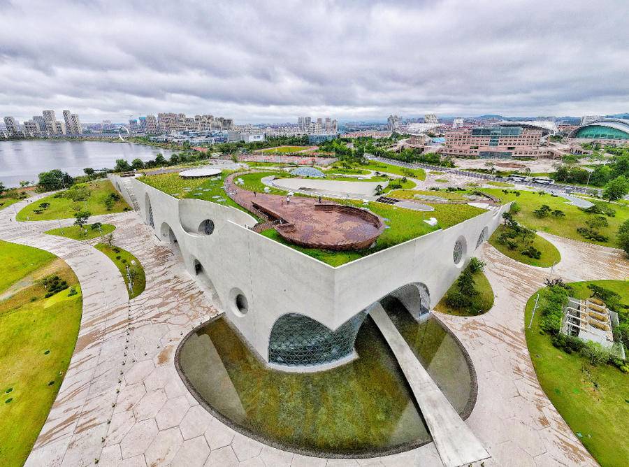 太美了吧！随手一拍就是大片，这是你不能错过的精致威海休闲区蓝鸢梦想 - Www.slyday.coM