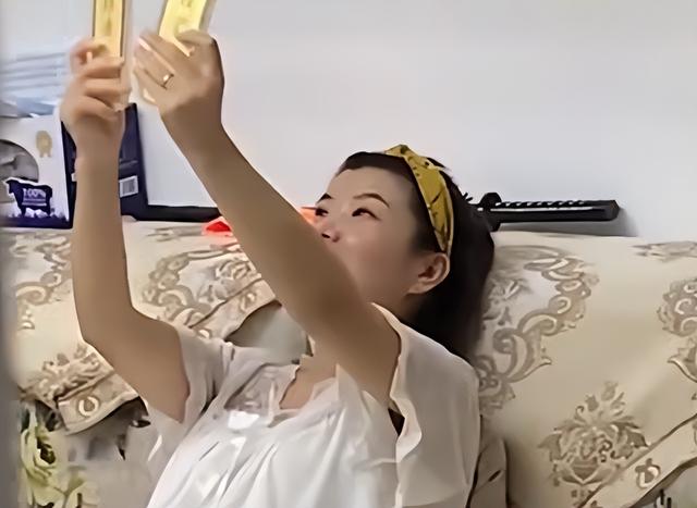 婆婆没空伺候月子,送4斤“金条”当礼物,儿媳:这是拿钱砸我!休闲区蓝鸢梦想 - Www.slyday.coM 婆婆没空伺候月子,送4斤“金条”当礼物,儿媳:这是拿钱砸我!休闲区蓝鸢梦想 - Www.slyday.coM