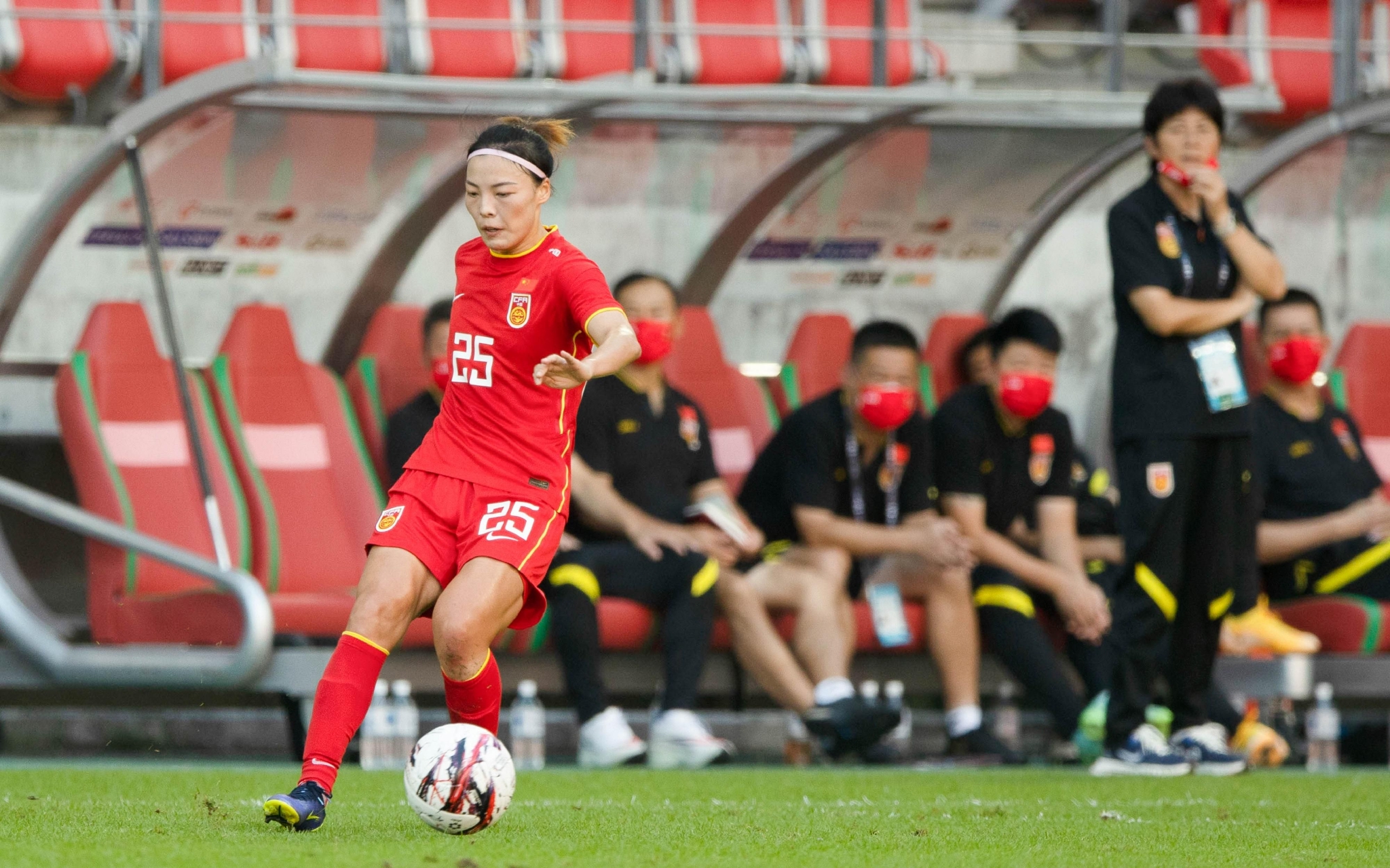 7月20日进行的2022女足东亚杯首轮李梦雯披挂上阵。 资料图/IC photo