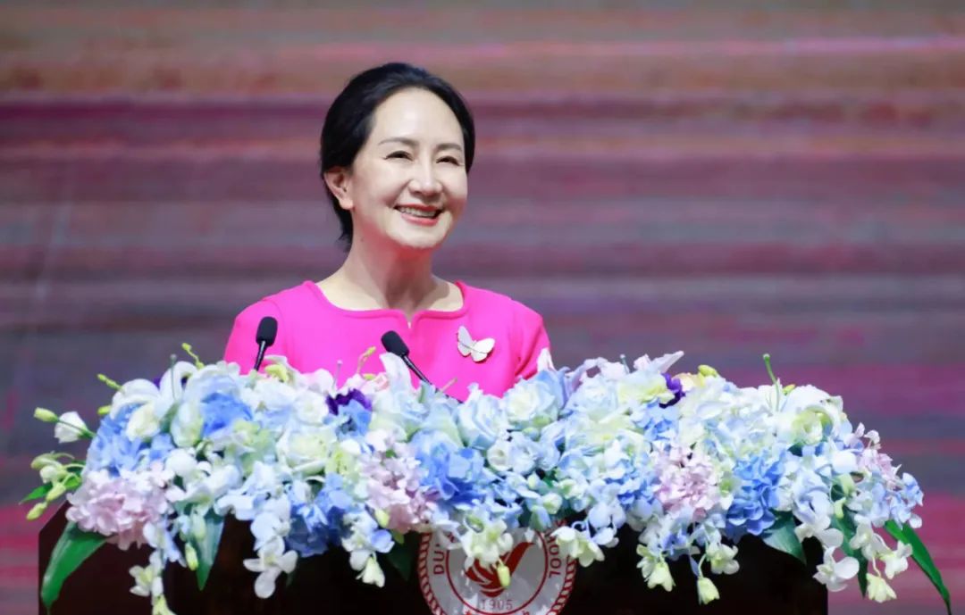 孟晚舟回母校演讲:没有从天而降的英雄,只有挺身而出的凡人__财经头条