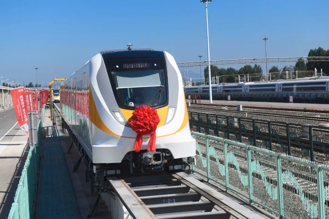 唐车造广东清远磁浮旅游专线列车下线|磁浮|清远|列车_新浪新闻