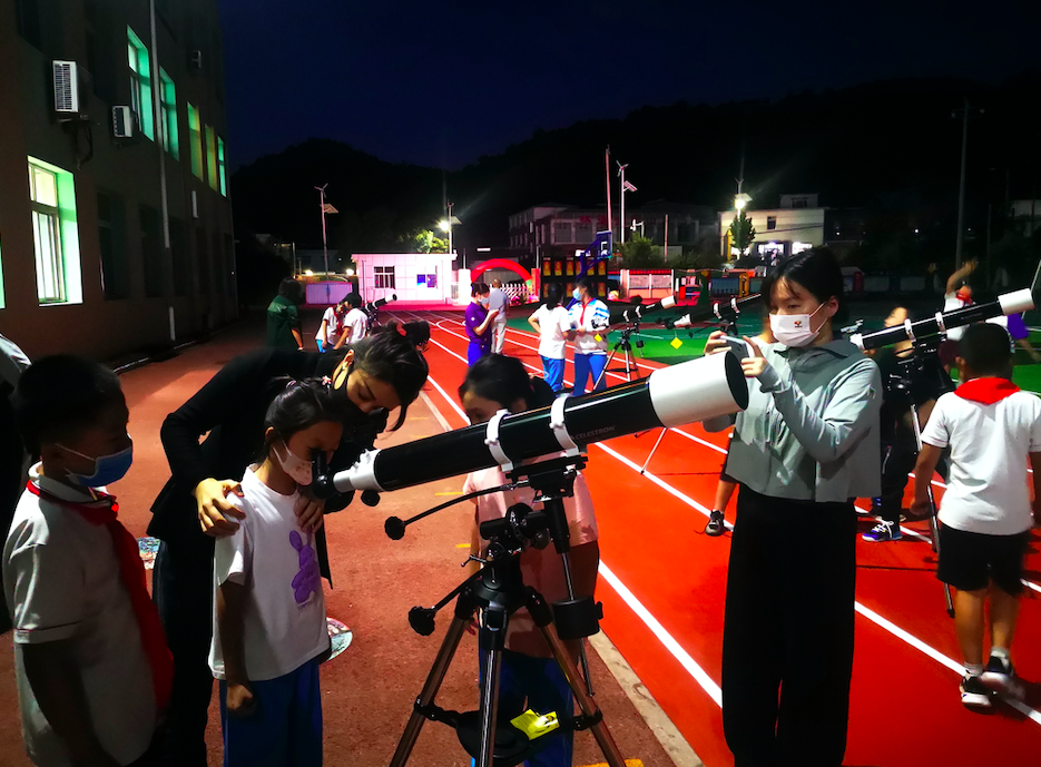 仰望星空,新学期密云乡村小学有了天文教室|小学|天文|开学_新浪新闻