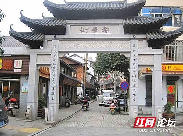 最爱这种古街老巷了，不知道为什么总感觉有一种韵味在里边休闲区蓝鸢梦想 - Www.slyday.coM