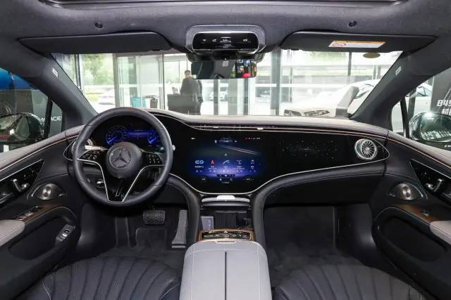 百年豪华撞上新势力，奔驰EQE与蔚来ET7谁更胜一筹？