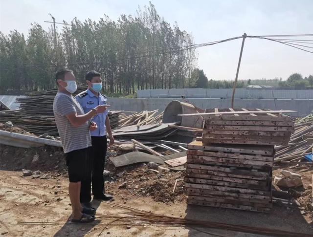 民警侦查途中偶遇嫌犯，“顺手”抓获三名犯罪嫌疑人休闲区蓝鸢梦想 - Www.slyday.coM