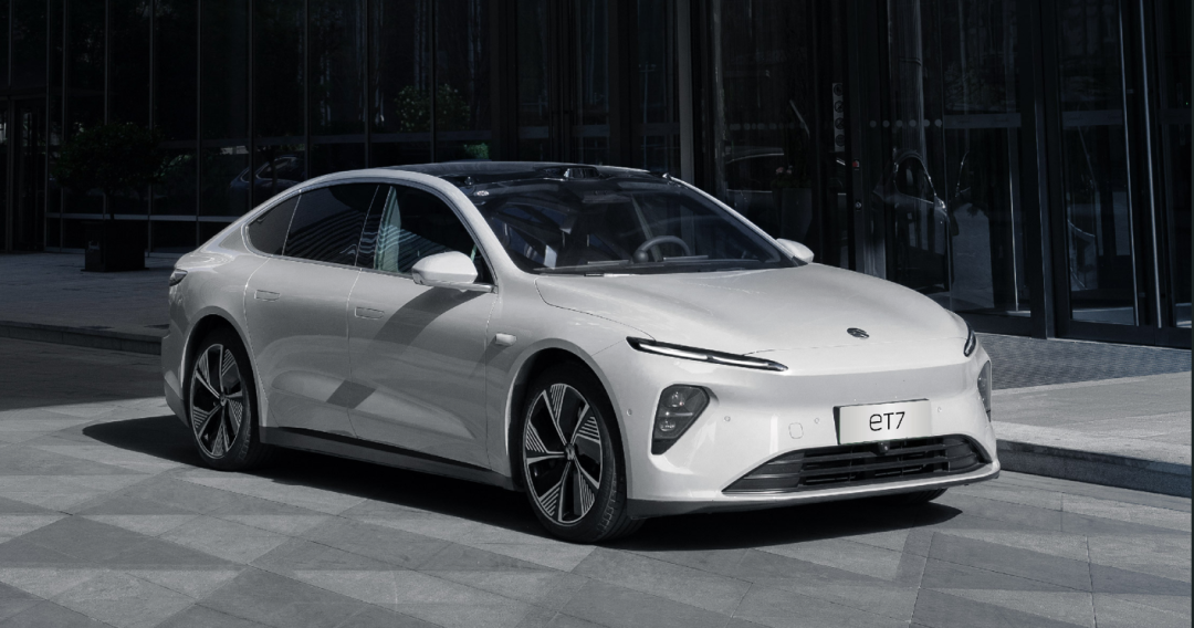 百年豪华撞上新势力，奔驰EQE与蔚来ET7谁更胜一筹？
