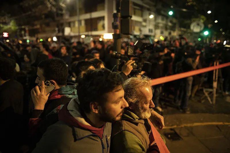 直播镜头下，一场针对副总统的未遂刺杀休闲区蓝鸢梦想 - Www.slyday.coM