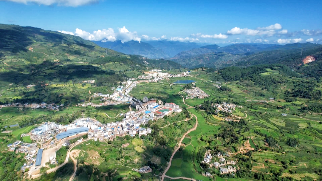 石屏这十年| 牛街镇:筑梦十年结硕果 牛街大地换新颜__财经头条