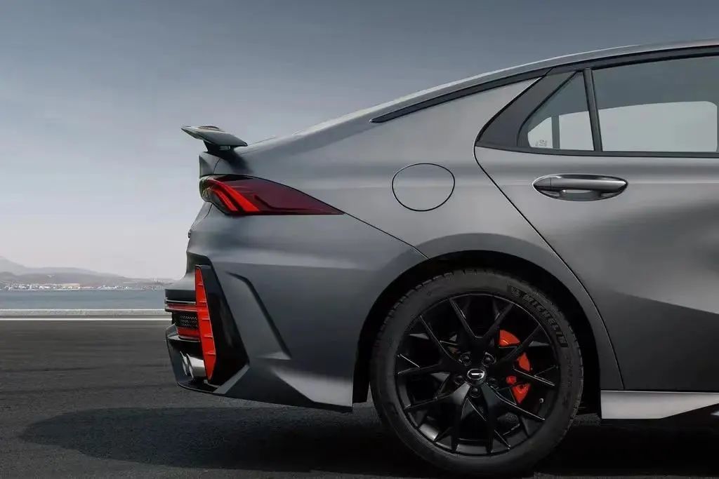 20万内颜值最高的家轿，这三台绝对跑不了！