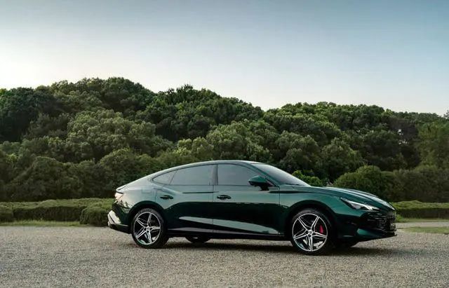 20万内颜值最高的家轿，这三台绝对跑不了！